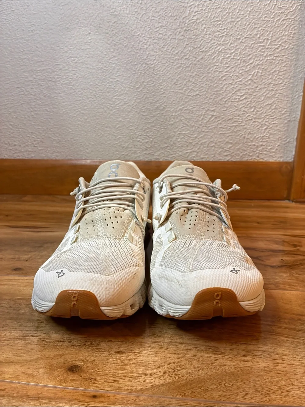 On Cloud 5 Women’s Athletic Running Sneaker Shoes, white/beige - size 8